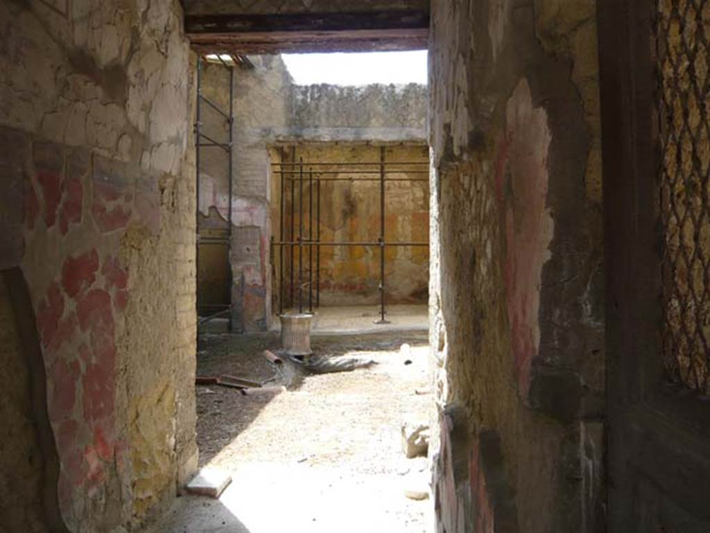 V.11 Herculaneum, August 2013. Looking south along entrance corridor towards atrium. Photo courtesy of Buzz Ferebee.